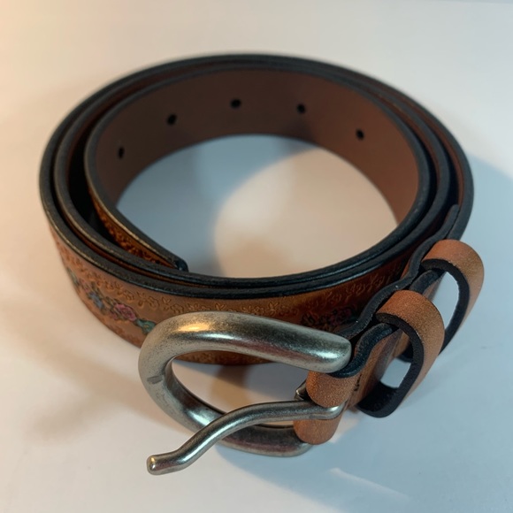 Dockers Accessories - Dockers Vintage Leather Belt w/ Floral Stamping
